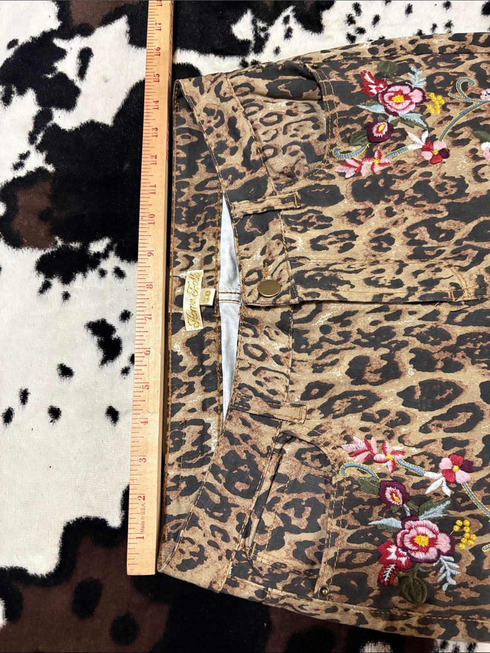 Leopard Print Embroidered Jeans; Size 10 - Picture 9 of 9